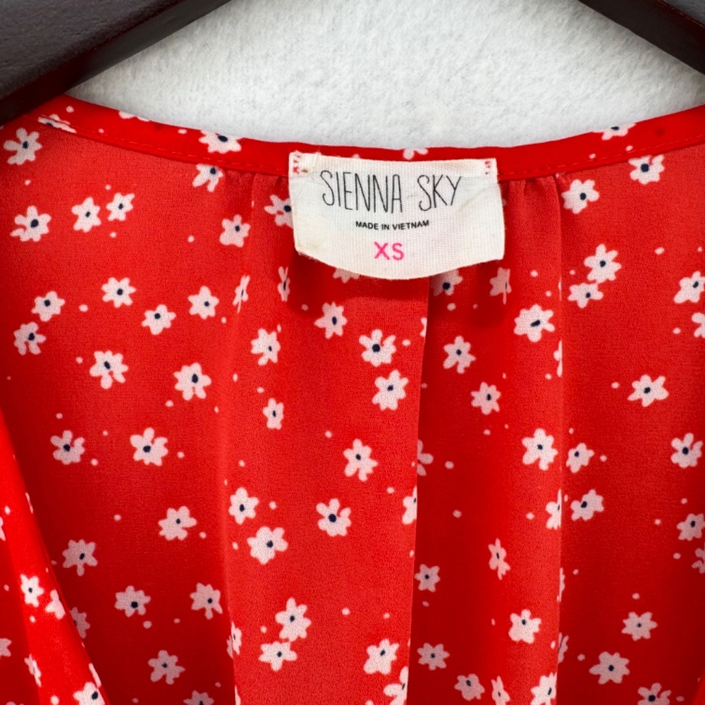 Sienna Sky Blouse Sz XS Red White Print Ruched Waistline and Sleeves Peplum - Picture 3 of 4